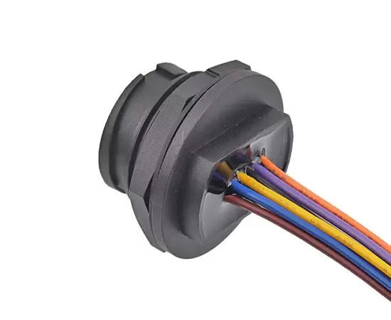 E16 USB-гнездо с задним креплением и проводом (байонет)