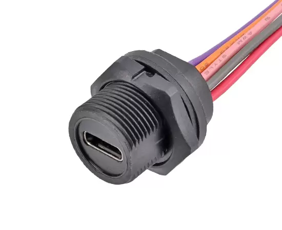 Гнездо типа C с задним креплением, с проводом (резьбовое)