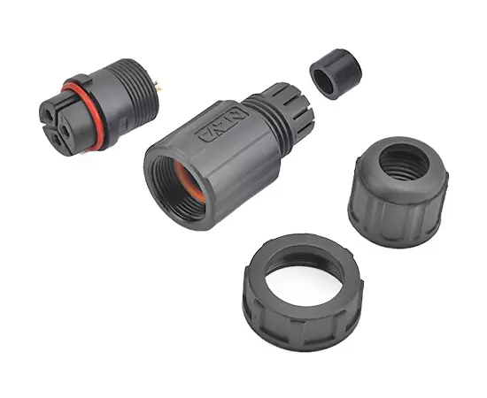 E13 Прямой гнездовой разъем для установки на месте (резьбовой)